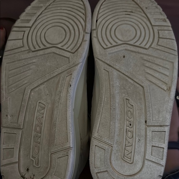 Jordan Sneakers in Cream and Red - Picture 5 of 9